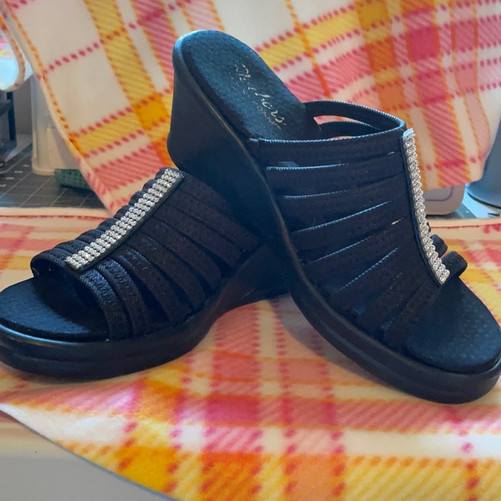 Skechers black and bling memory foam sandal
